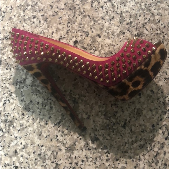 Christian Louboutin Gold Lady Peep Spike - Picture 3 of 5